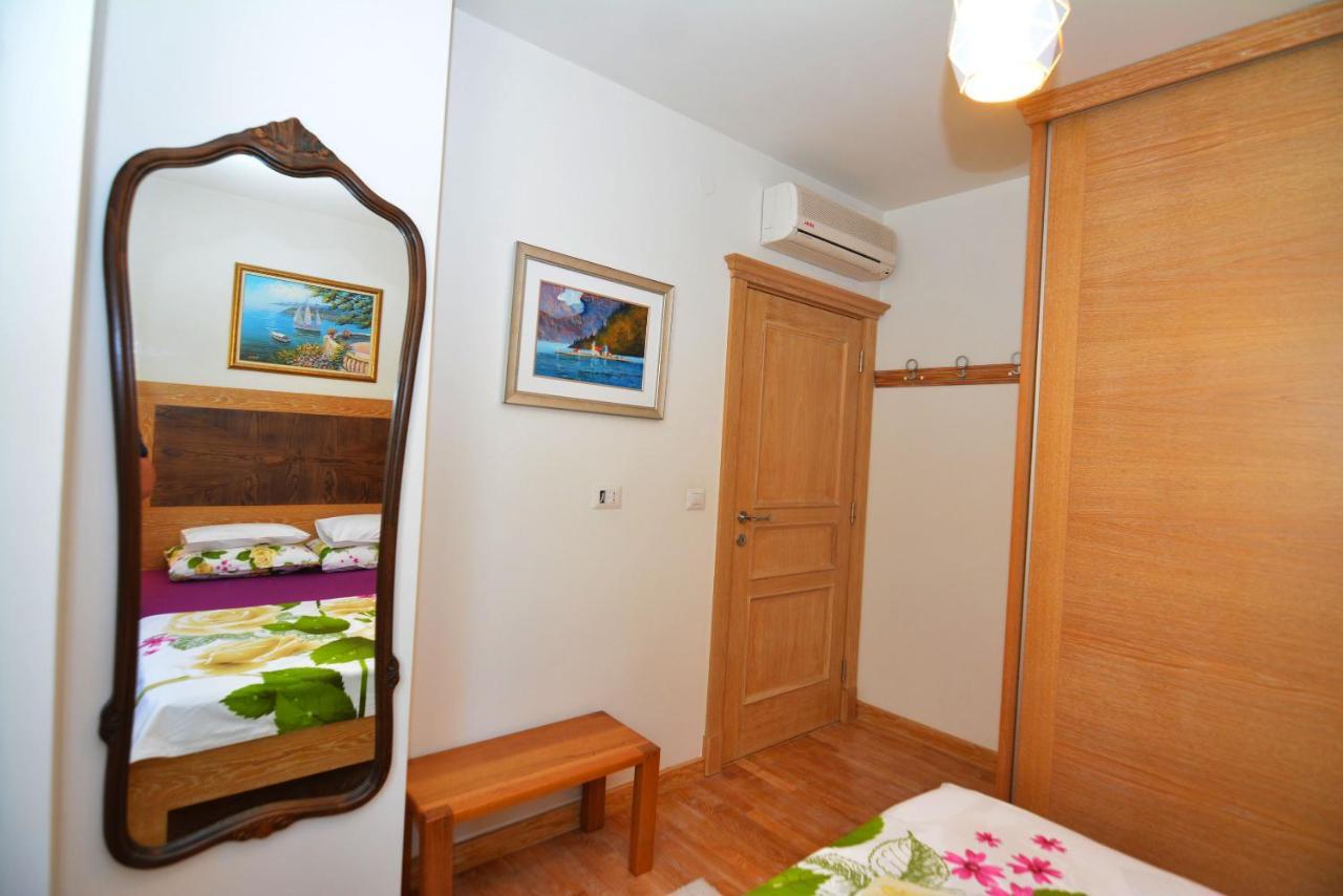 Apartments Olive Kotor Bagian luar foto