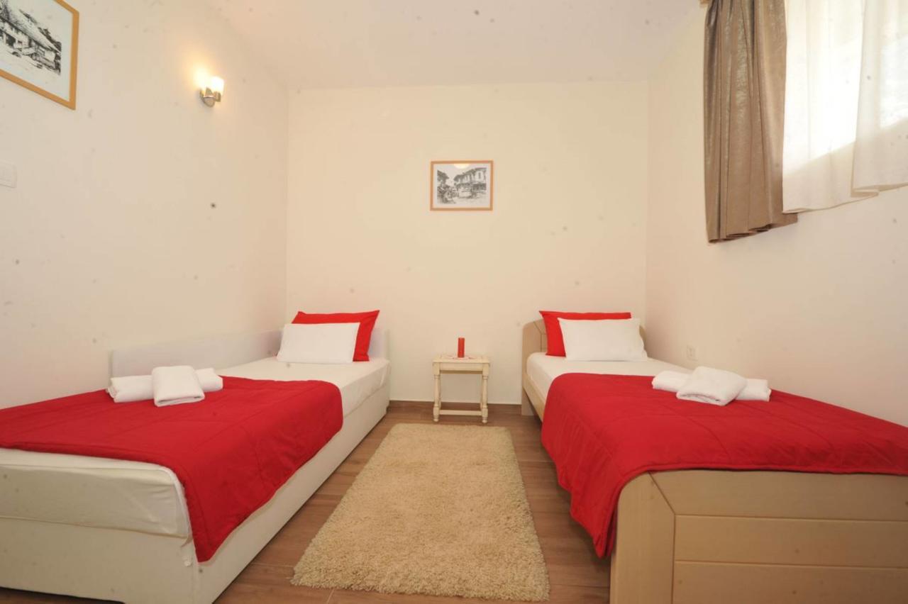 Apartments Olive Kotor Bagian luar foto