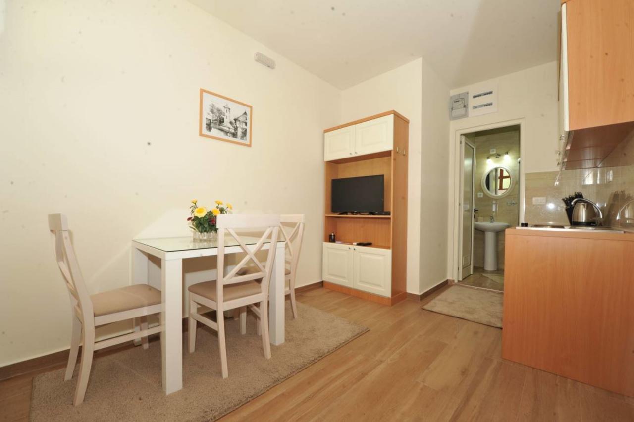 Apartments Olive Kotor Bagian luar foto