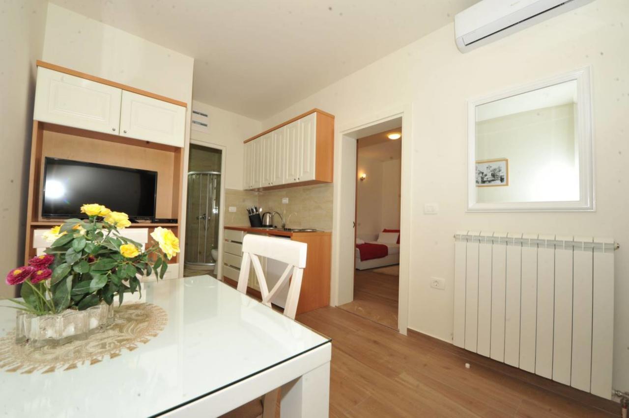 Apartments Olive Kotor Bagian luar foto