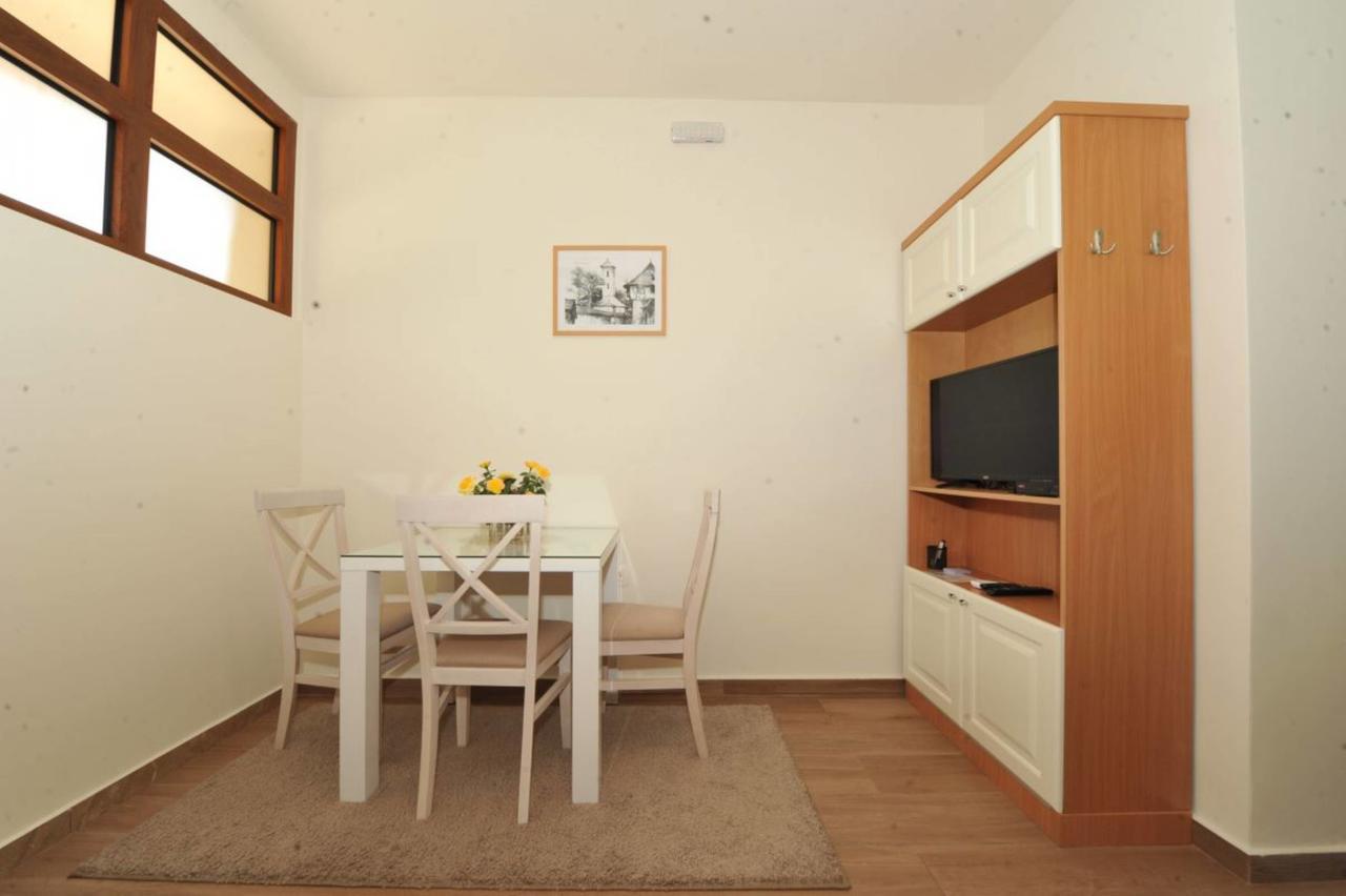 Apartments Olive Kotor Bagian luar foto