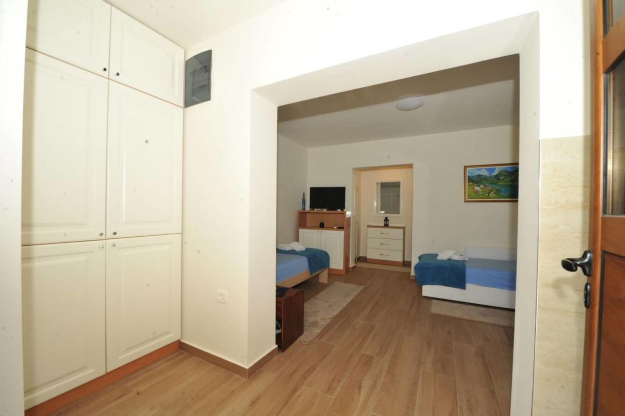 Apartments Olive Kotor Bagian luar foto